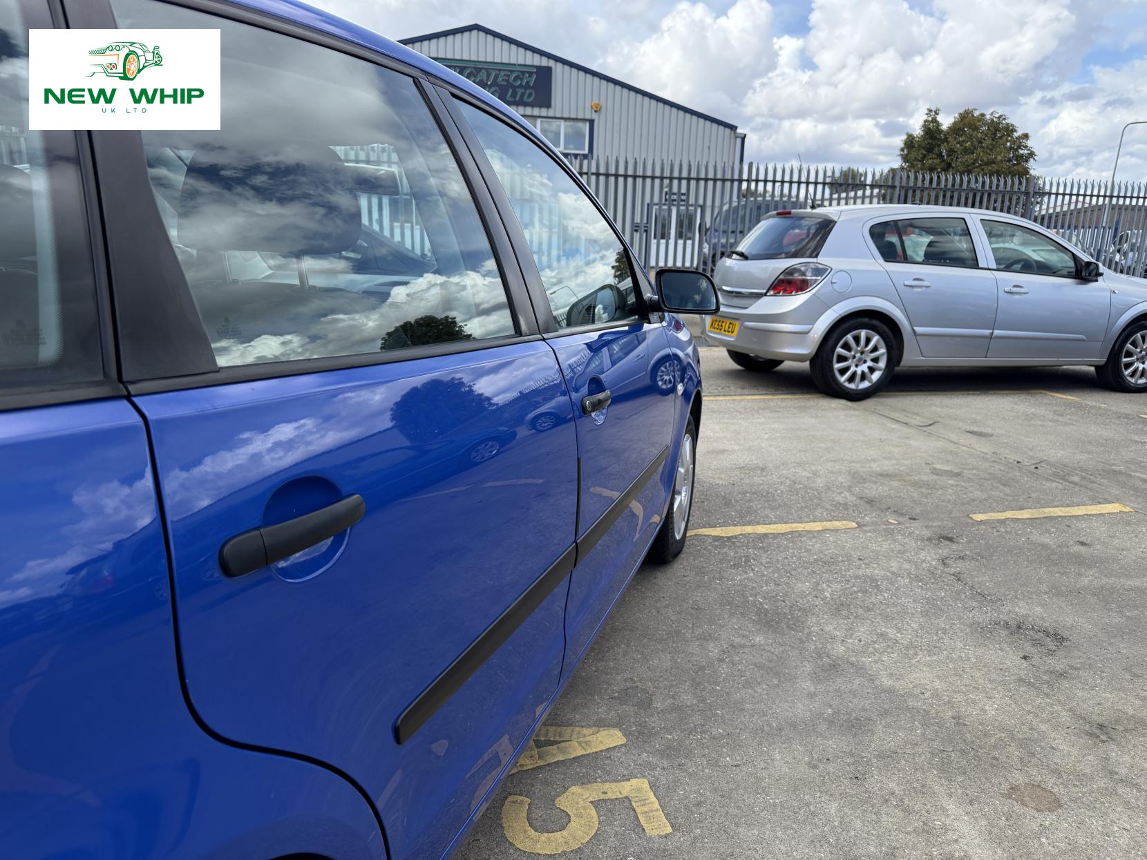 Volkswagen Polo 1.4 Twist Hatchback 5dr Petrol Manual (156 g/km, 75 bhp)