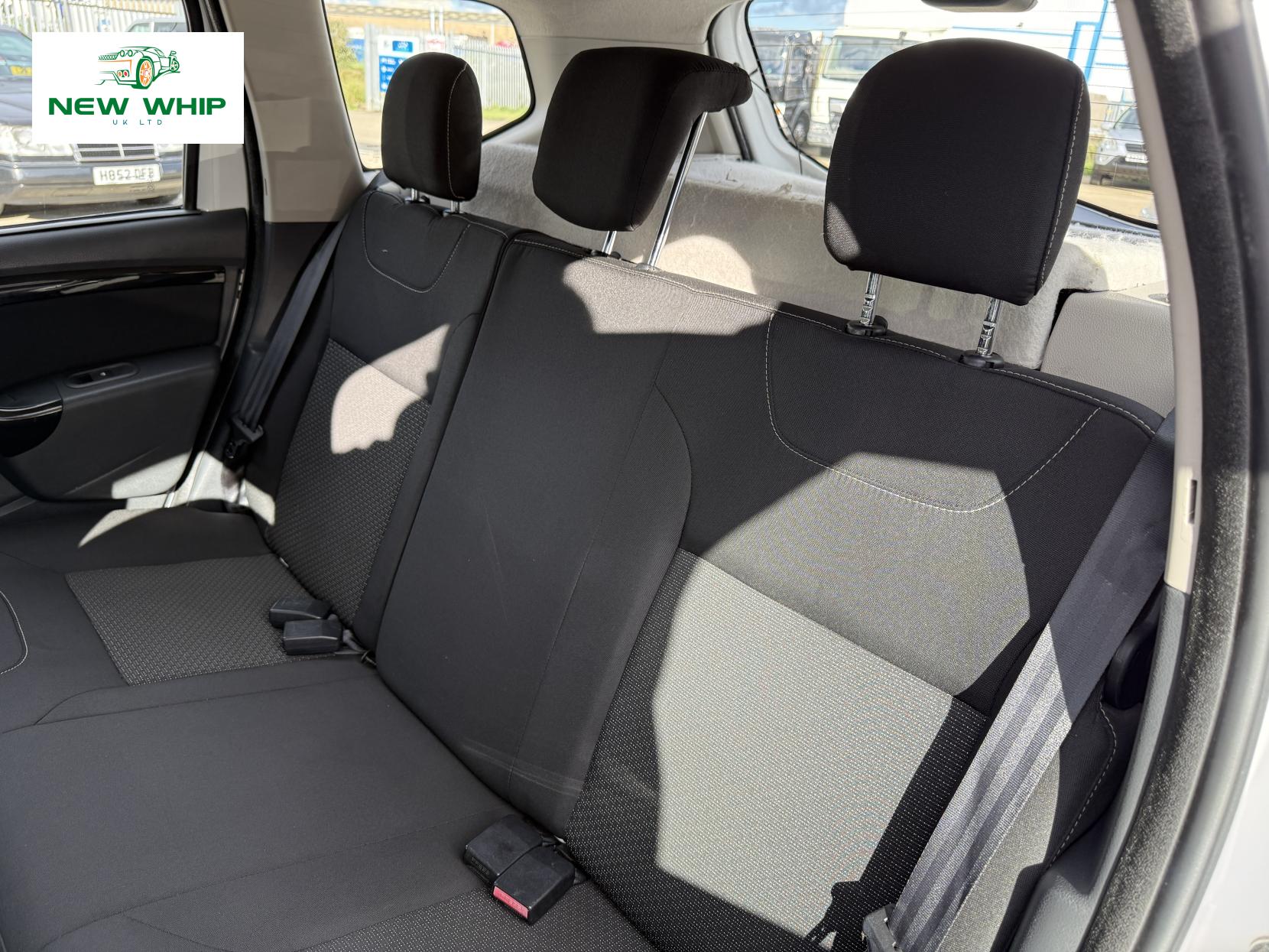 Dacia Duster 1.5 dCi Laureate SUV 5dr Diesel Manual Euro 5 (110 ps)