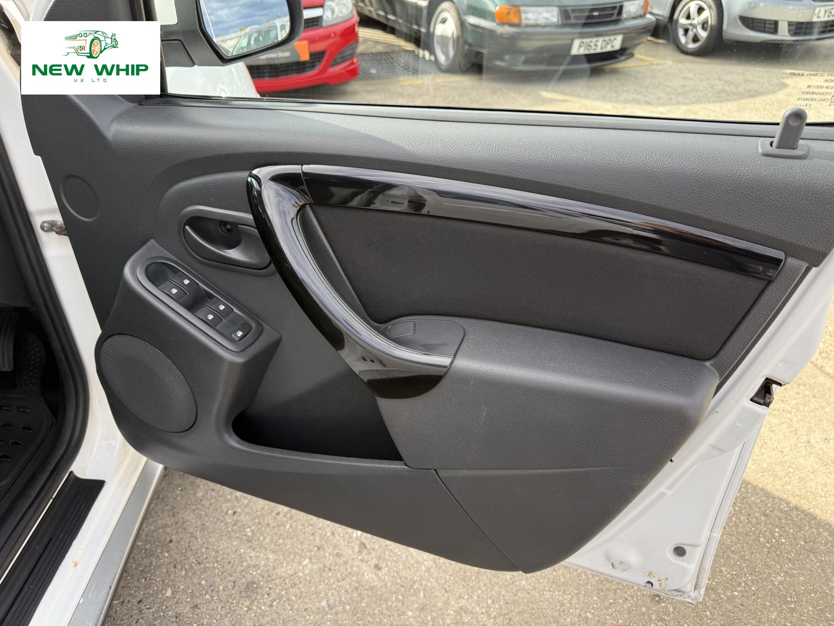 Dacia Duster 1.5 dCi Laureate SUV 5dr Diesel Manual Euro 5 (110 ps)