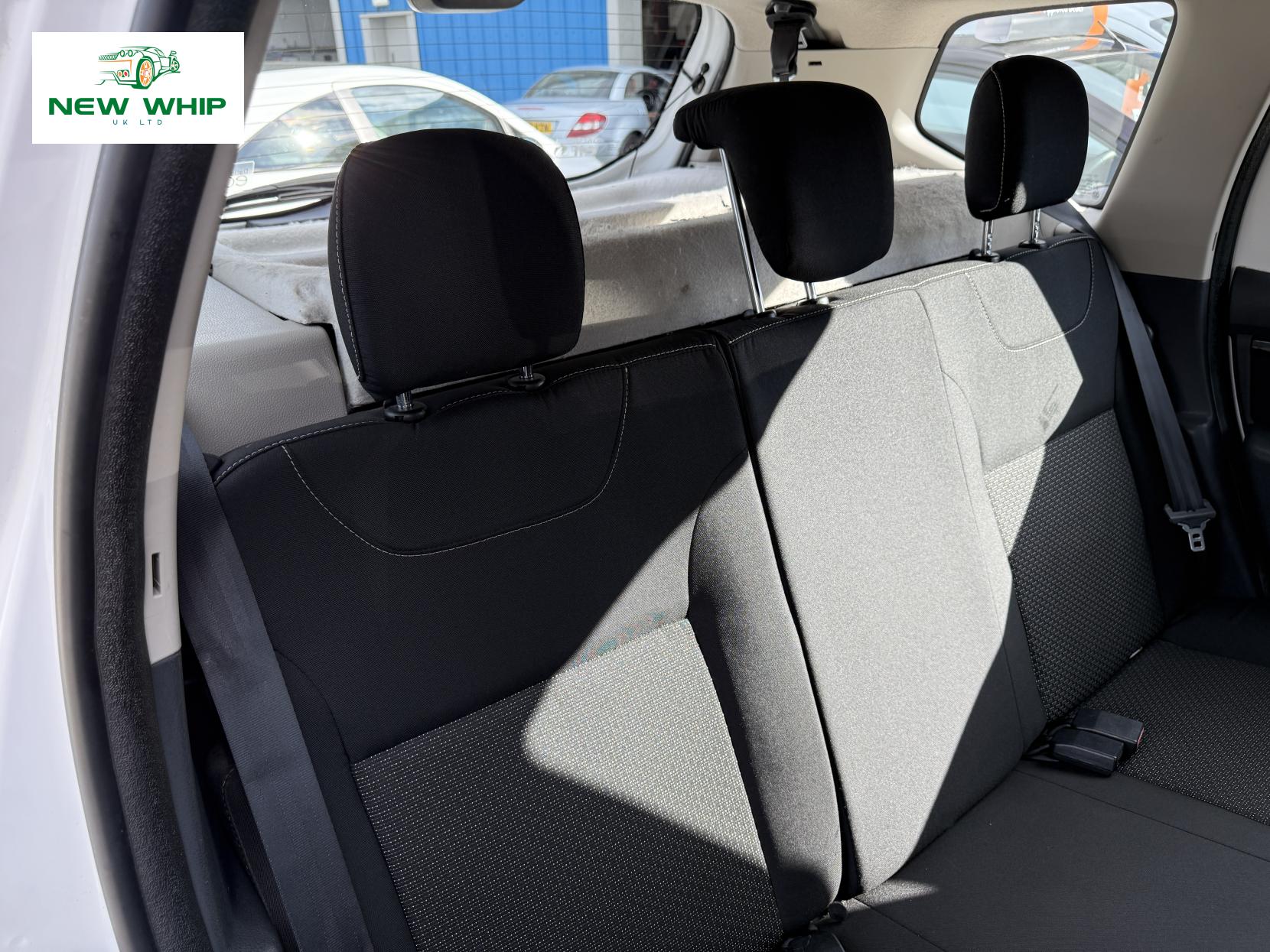 Dacia Duster 1.5 dCi Laureate SUV 5dr Diesel Manual Euro 5 (110 ps)