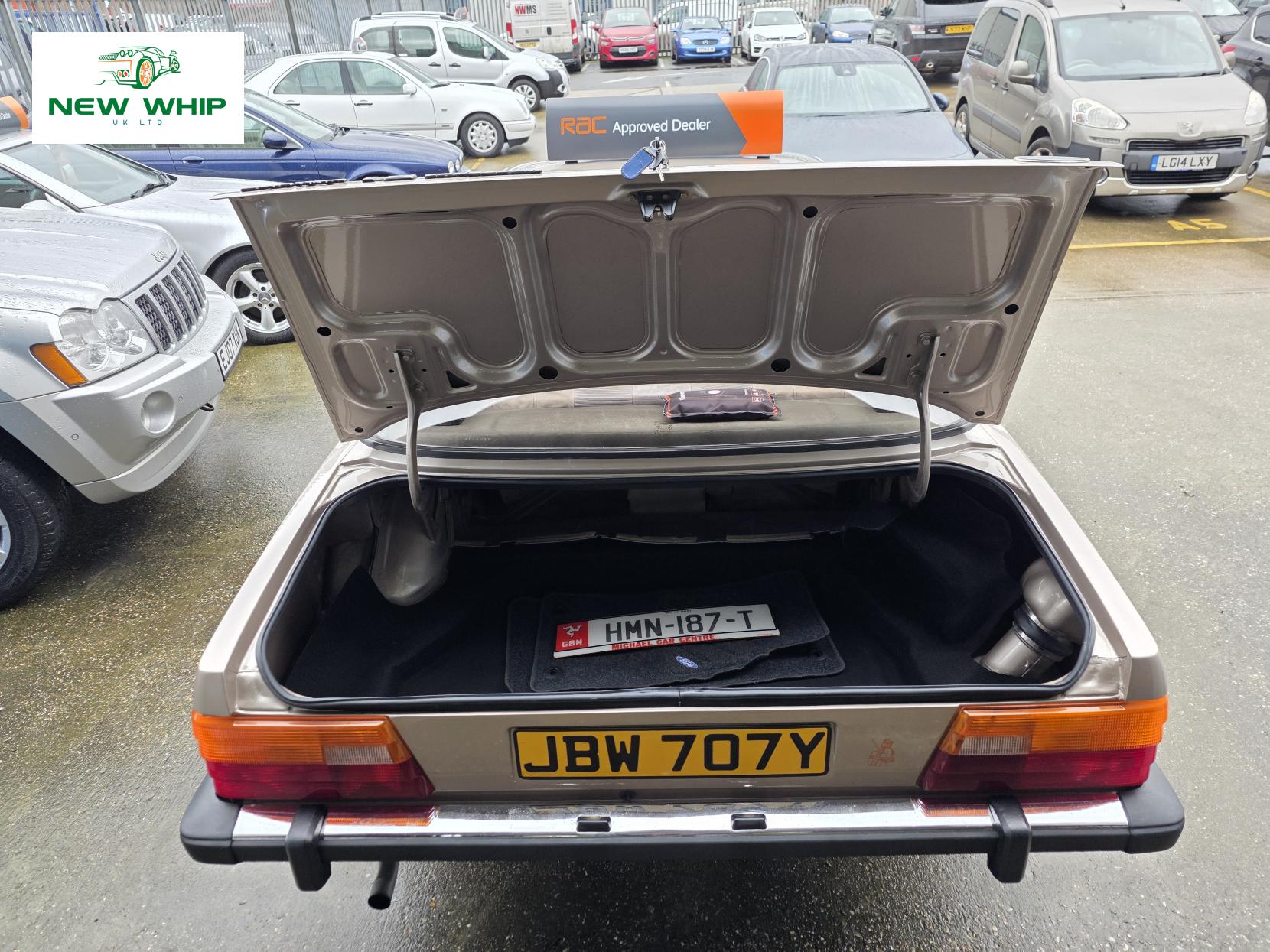 Ford Cortina 1.6 Crusader Saloon 4dr Petrol Manual (72 bhp)