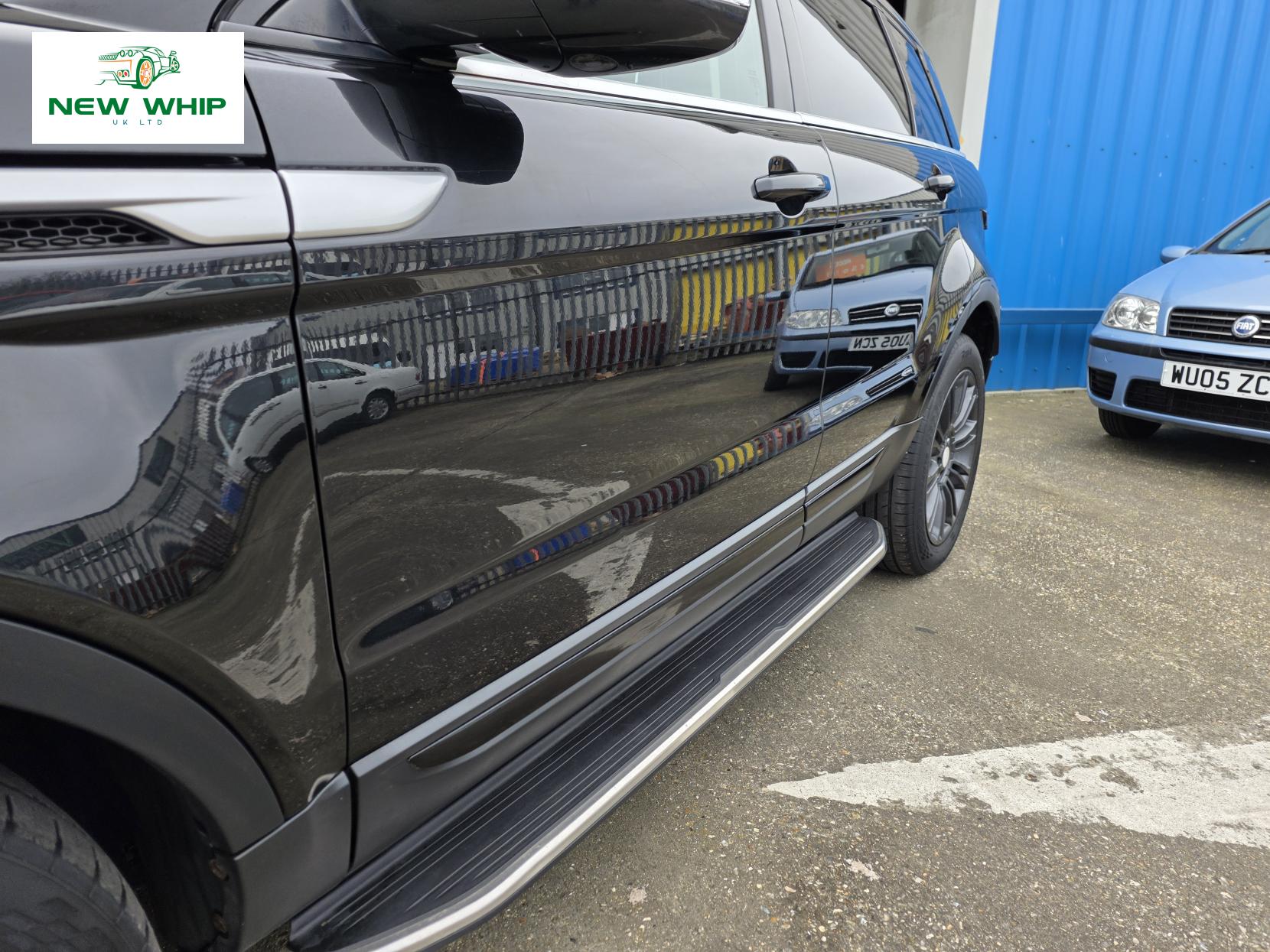 Land Rover Range Rover Evoque 2.2 SD4 Prestige SUV 5dr Diesel Auto 4WD Euro 5 (190 ps)