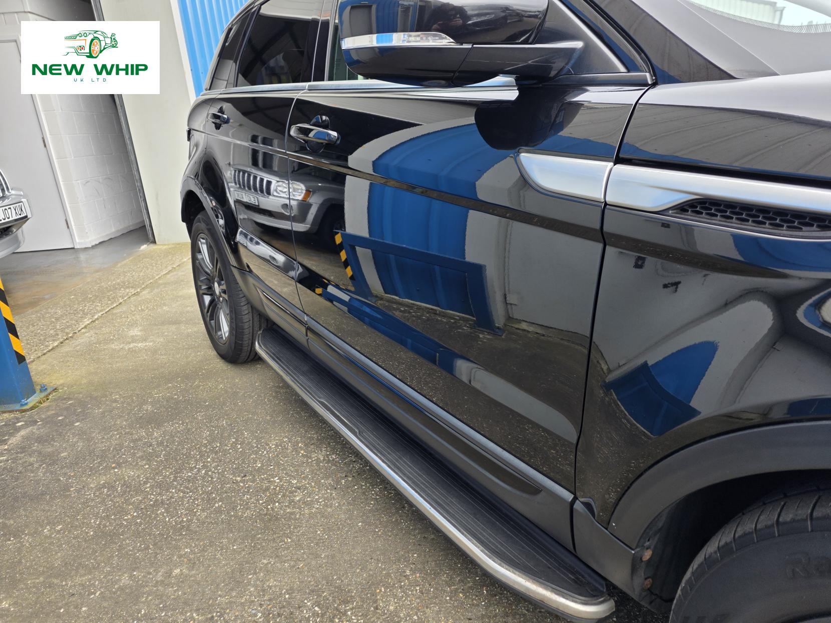 Land Rover Range Rover Evoque 2.2 SD4 Prestige SUV 5dr Diesel Auto 4WD Euro 5 (190 ps)