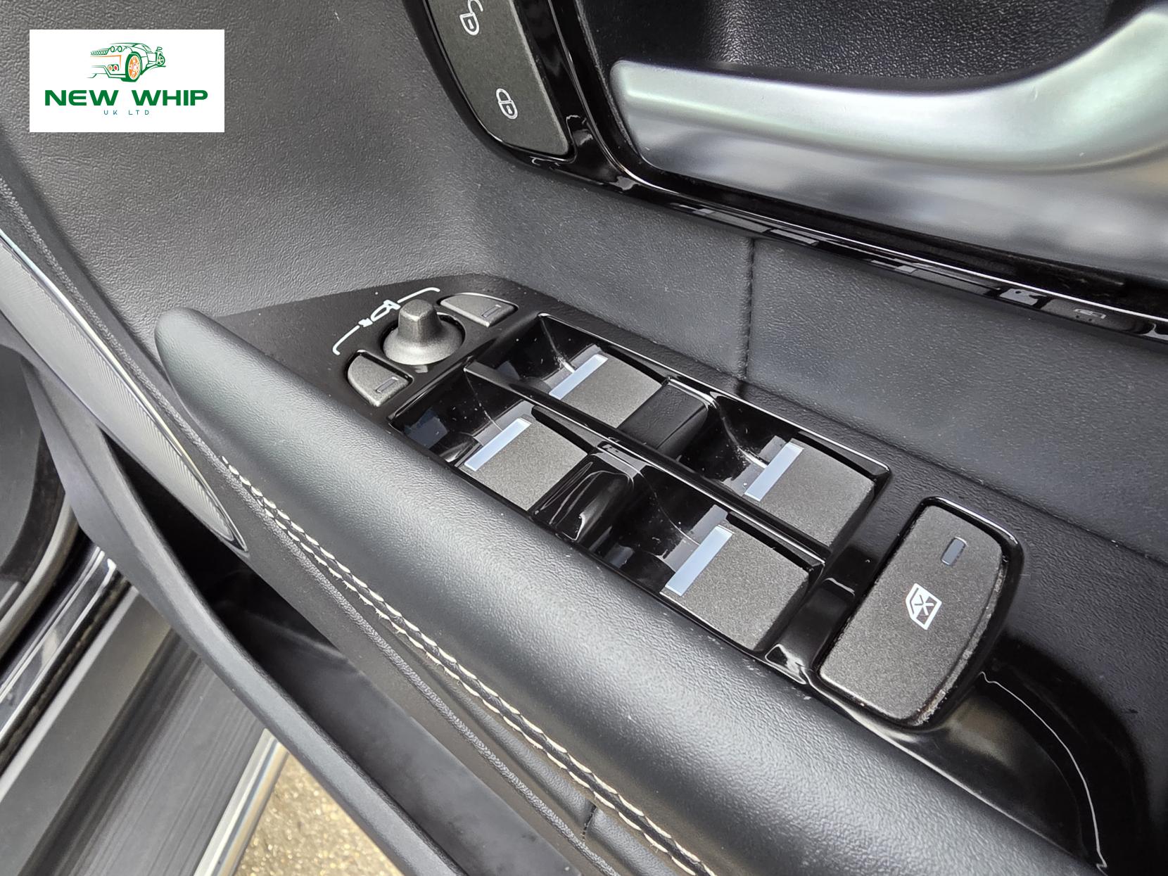 Land Rover Range Rover Evoque 2.2 SD4 Prestige SUV 5dr Diesel Auto 4WD Euro 5 (190 ps)