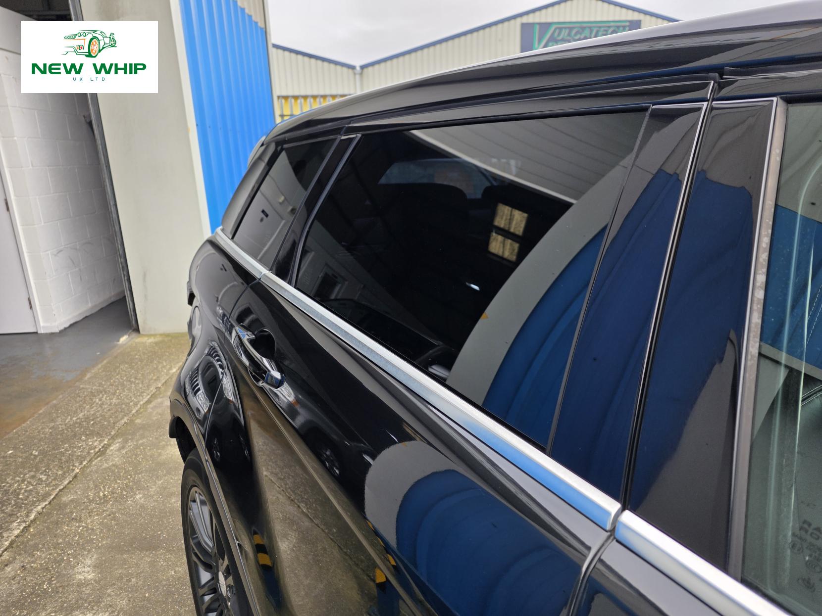 Land Rover Range Rover Evoque 2.2 SD4 Prestige SUV 5dr Diesel Auto 4WD Euro 5 (190 ps)